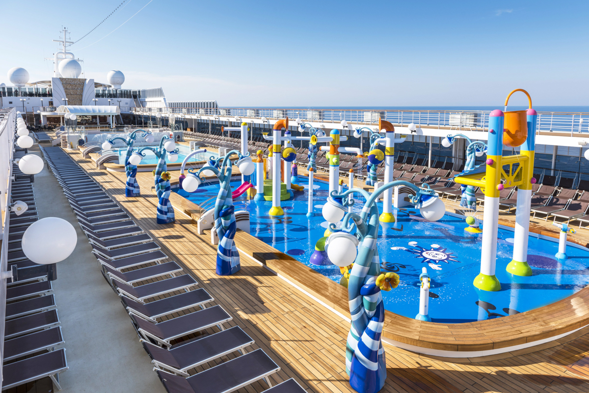 MyCruise MSC Opera Offentlige-arealer Pool-Spa1